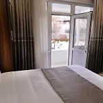 Quarto em Acomodações Particulares Pera *